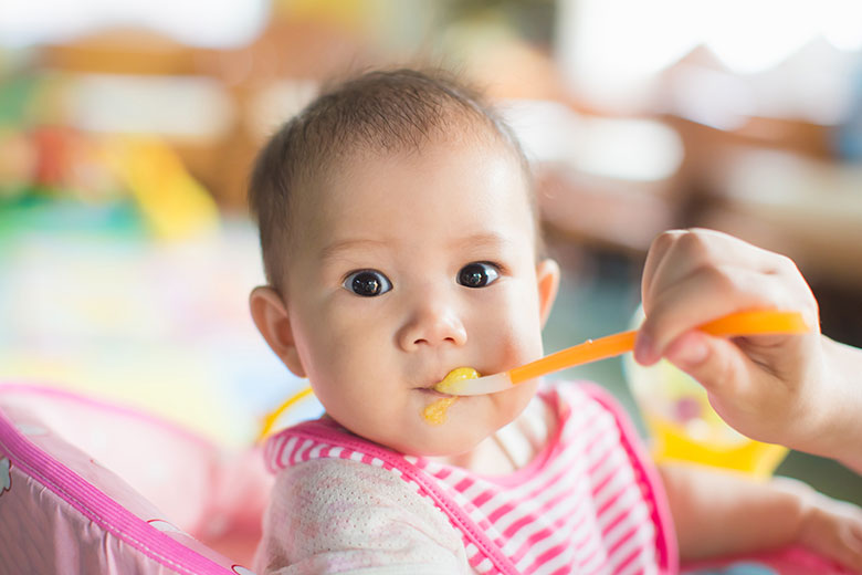bellamys-how-best-to-start-your-baby-on-solids